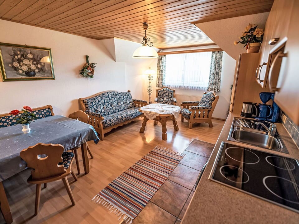 House, Home, Cottage, Chair, Resort, Living Room, Houseplant, Balcony, Hotel