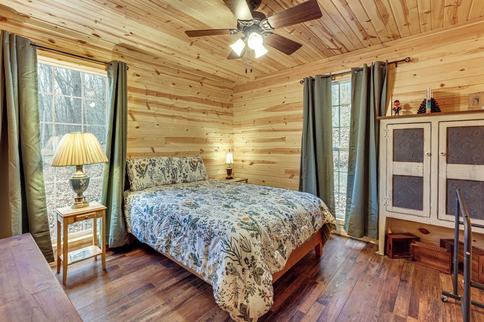 Bedroom 1 | Full Bed | Linens Provided
