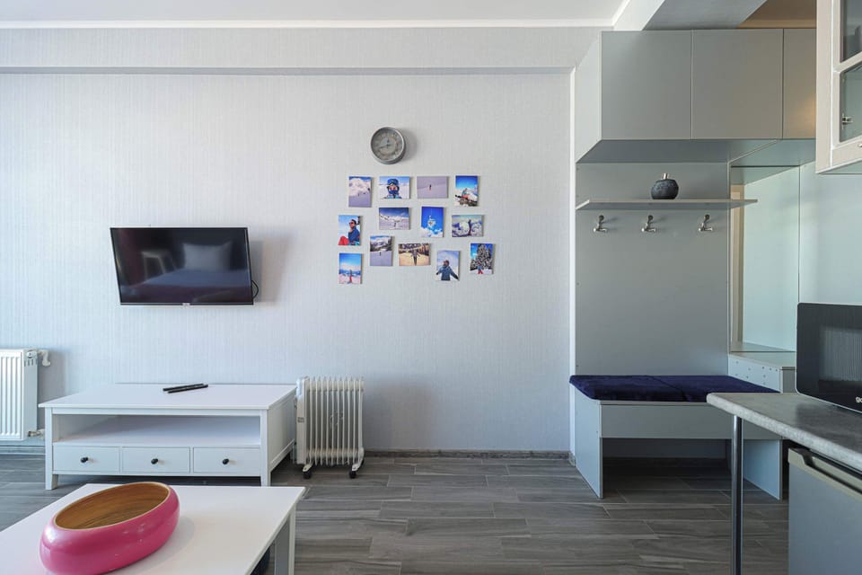 You can watch TV while relaxing on a comfortable sofa.