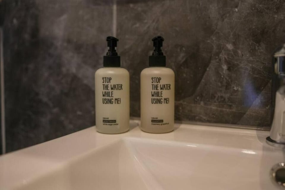 Bathroom amenities