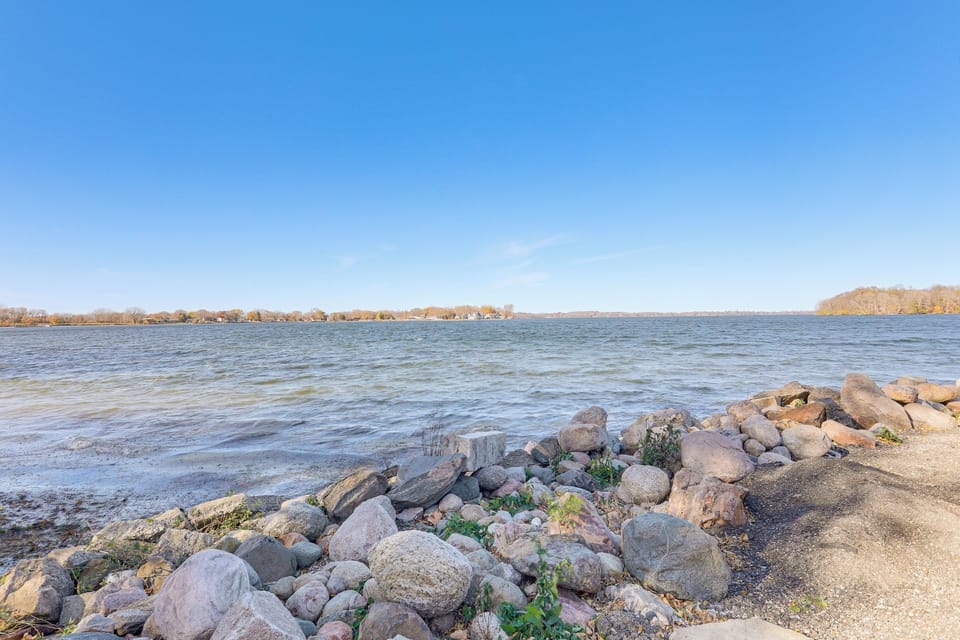 Walk to Lake Waconia