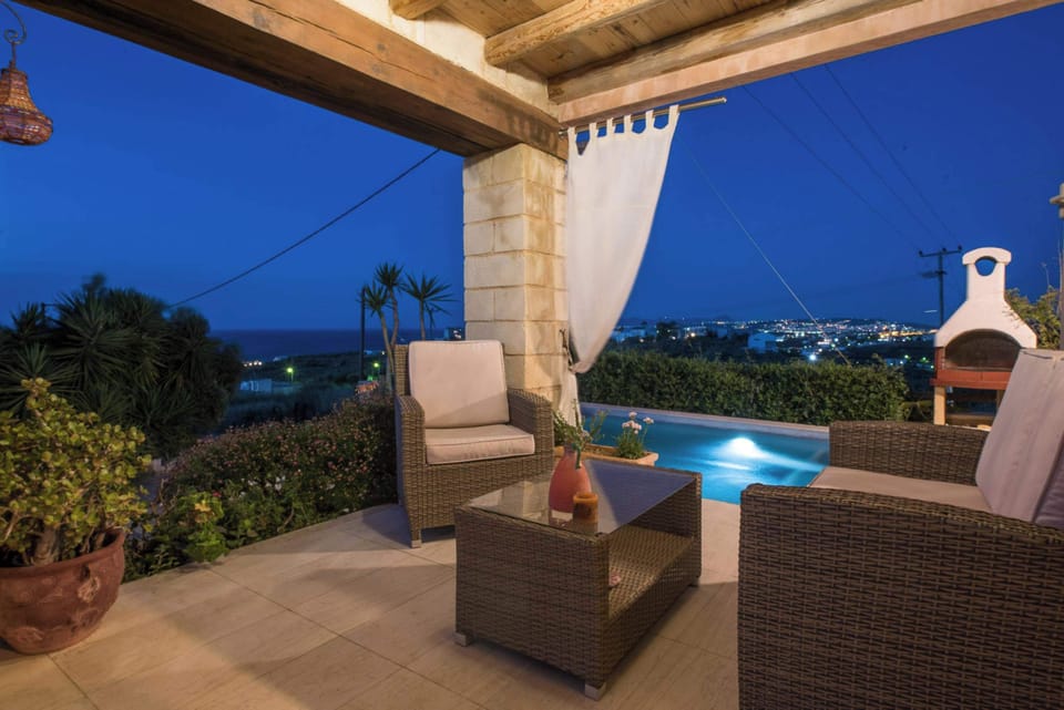 Relaxing Poolside Retreat with Cozy Seating