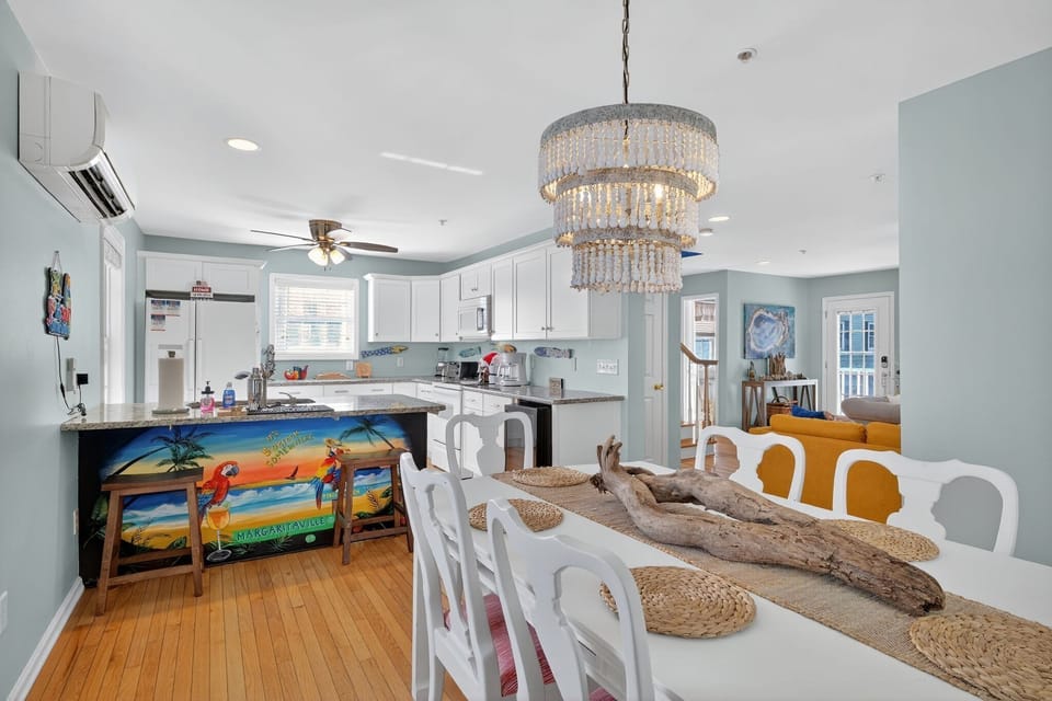 Dining Room, Dining Table, Furniture, Indoors, Table