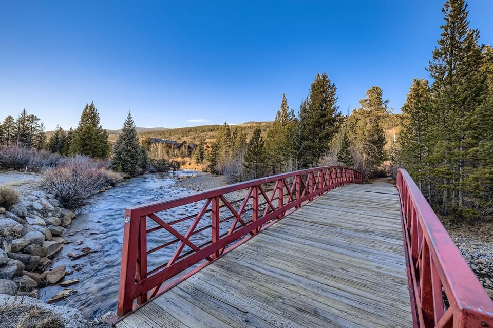 Walking path behind Slopeside.