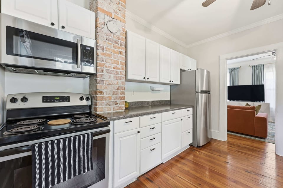 Full kitchen 