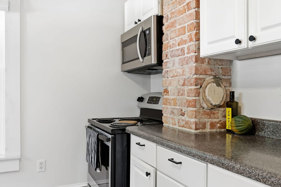 Full kitchen 