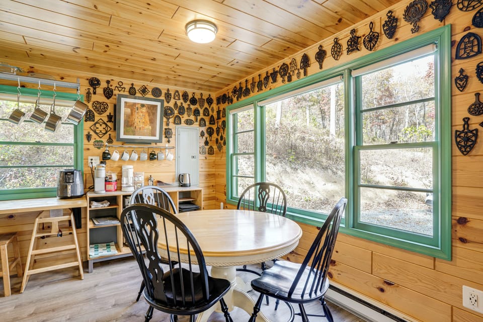 Dining Area | Coffee Bar