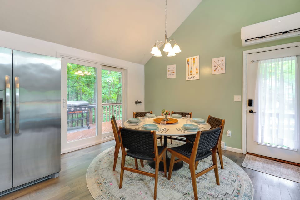 Dining Area | Main Level