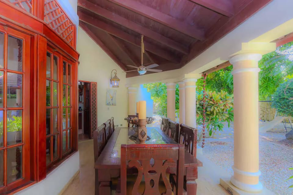 Outdoor dining