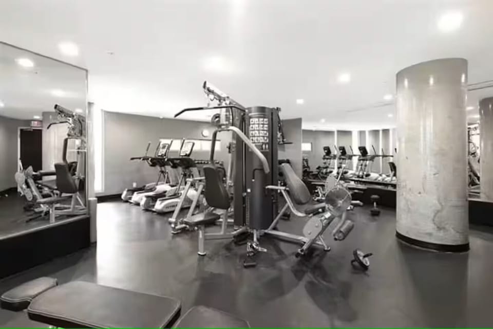 Never miss a workout with this modern, clean gym with all the equipment you need