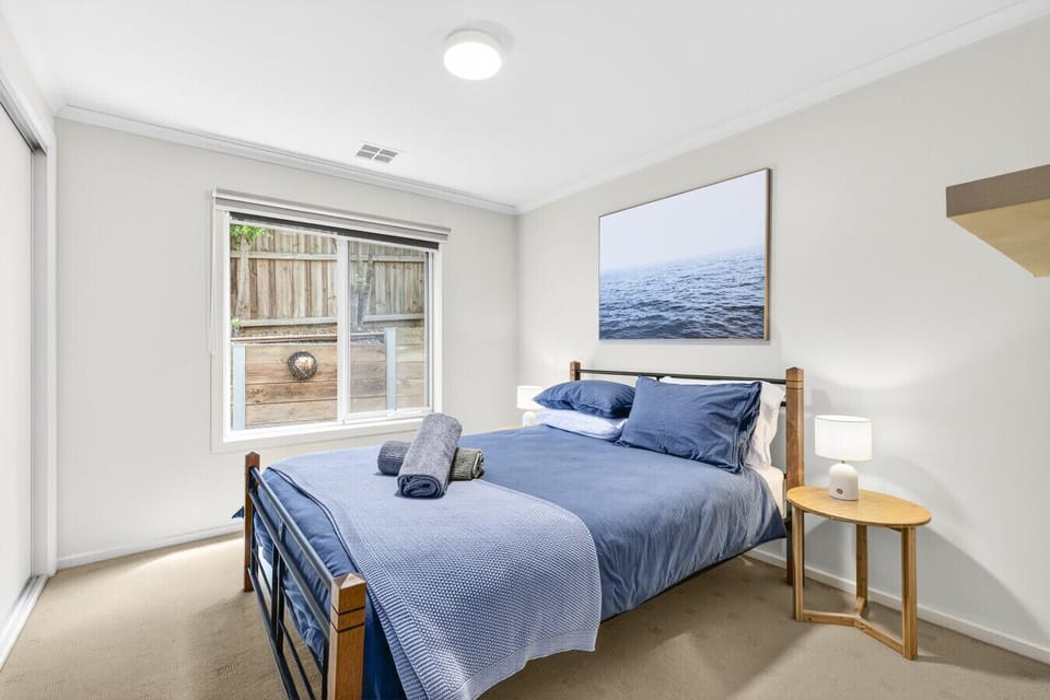 Downstairs Queen Bedroom, built in robes