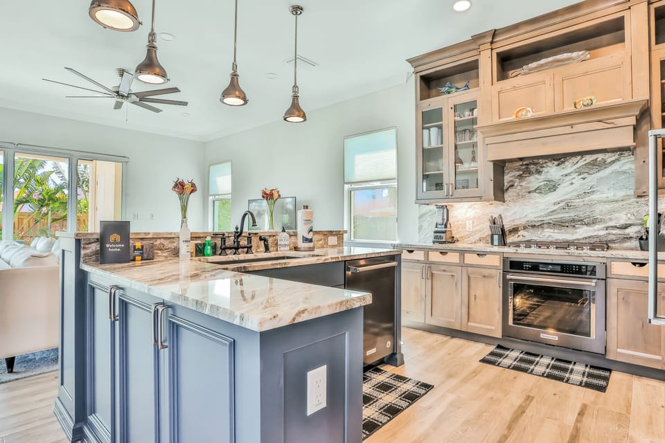Fully equipped kitchen with everything you need to prepare your favorite meals