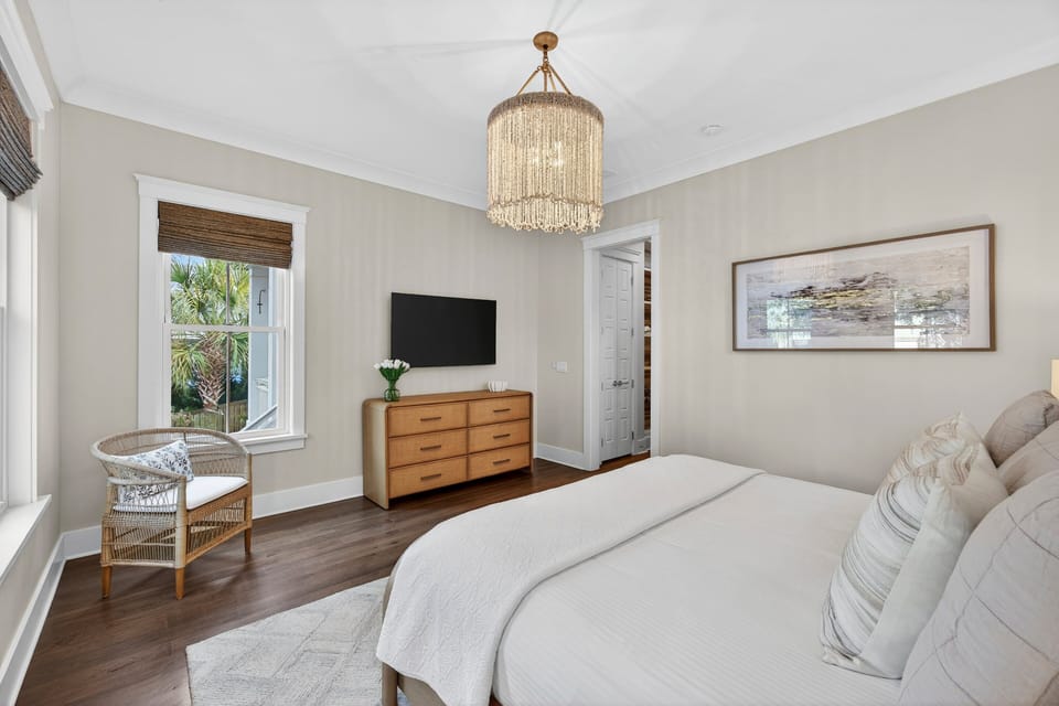 Bedroom 1 - King - TV - Private Bathroom - First Floor