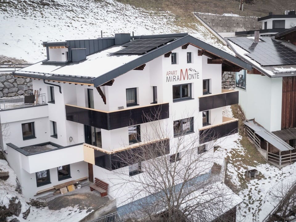 Apartment, Hotel, Freezing, Snow, Balcony