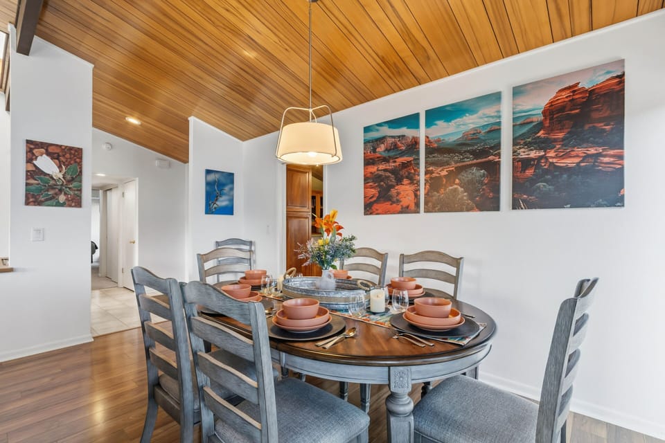 Dining with seating for sic.
