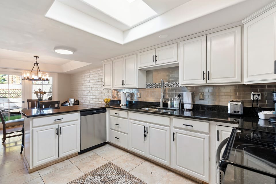 Fully stocked kitchen for all your cooking needs!