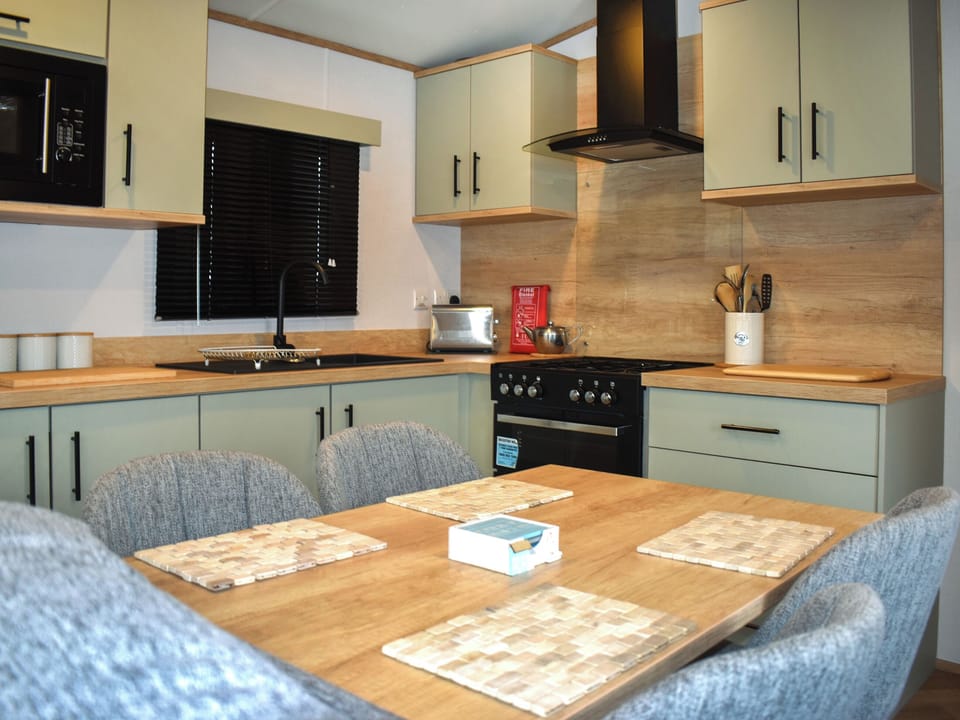 Kitchen/diner | Sunrise Cove 23, Paignton