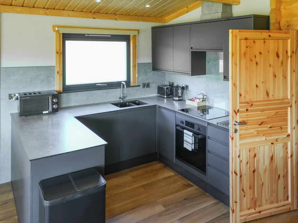 Kitchen | Bluebell Lodge - Binneford Holiday Lodges, Hittisleigh