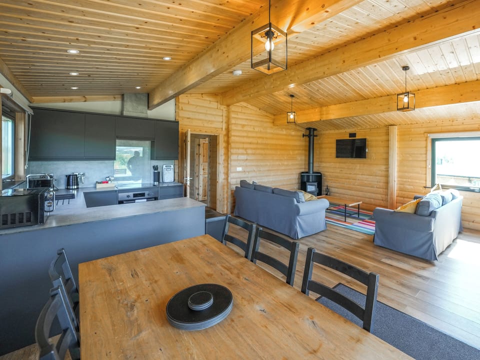 Open plan living space | Binneford Holiday lodges - Primrose Lodge - Binneford Holiday Lodges, Hittisleigh