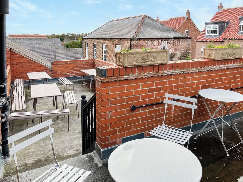 Sitting-out-area | Bridlington Old Town House - Rowan Properties, Bridlington