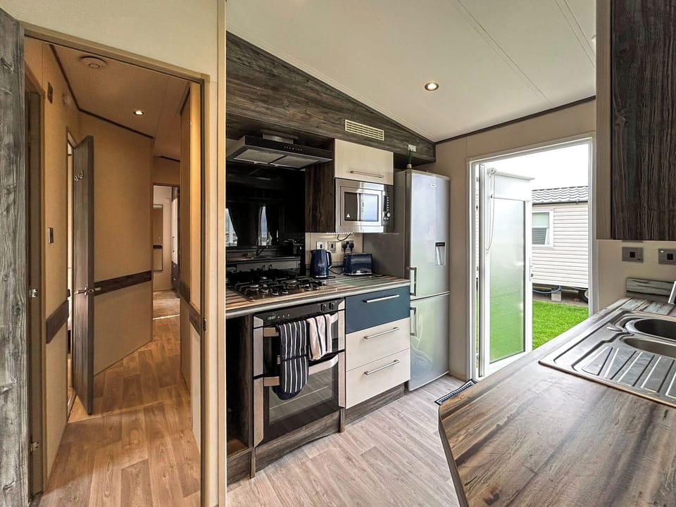 Kitchen area | Ocean Bay View - Rorys Ocean Retreats, Ayr