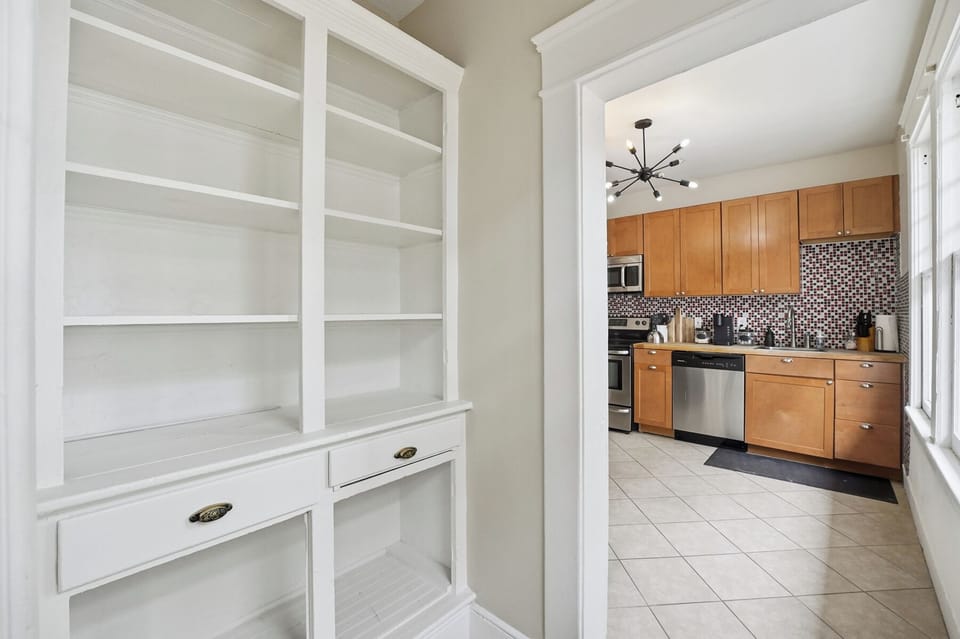Entrance to kitchen