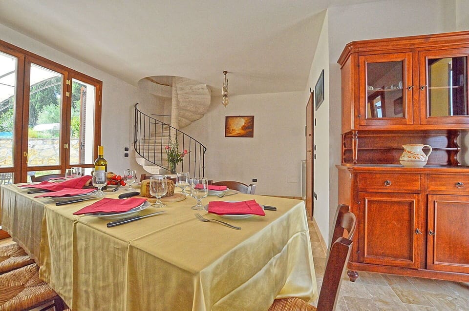 Dining Room, Kitchen