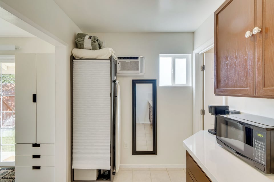 Studio | Kitchenette | Microwave
