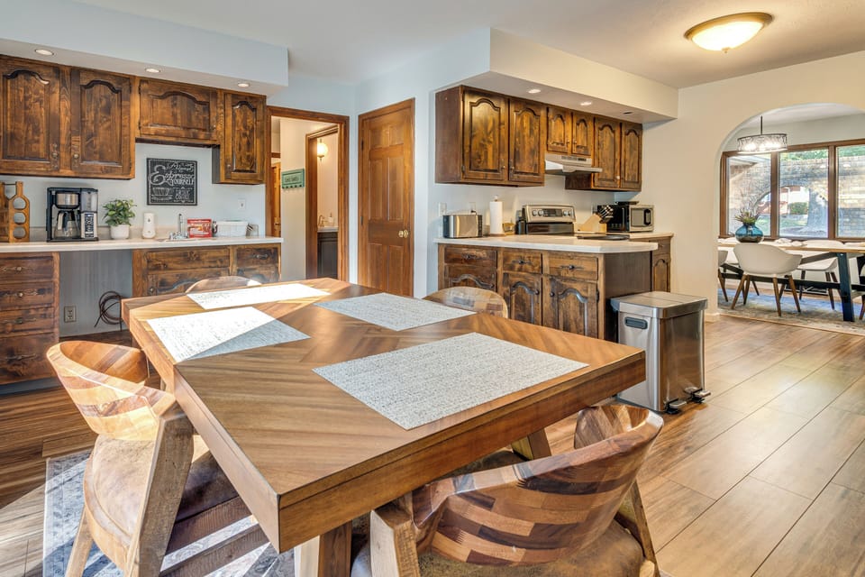 Dining Area | Coffee Bar | Kitchen