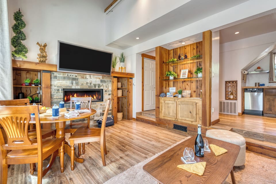 Open space layout, easy connections for everyone.