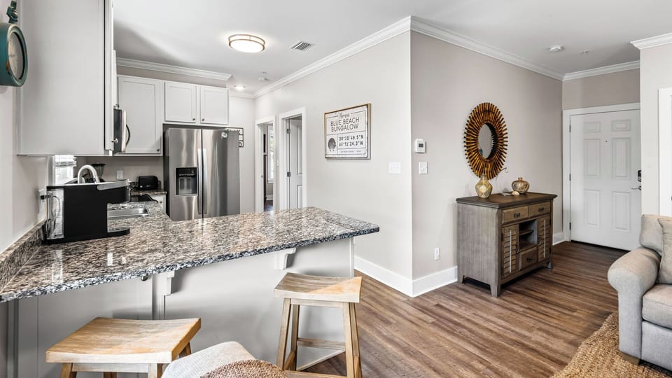 Blue Beach Bungalow - - Kitchen Area