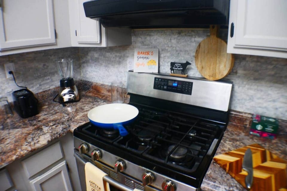 Latest appliances with cookware for all your needs 