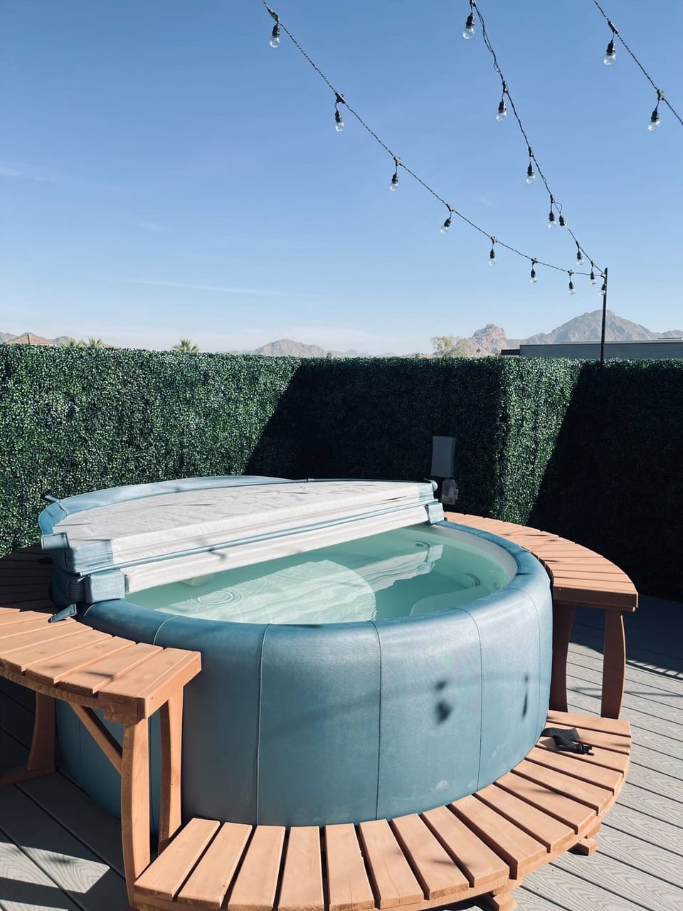 Outdoor spa tub