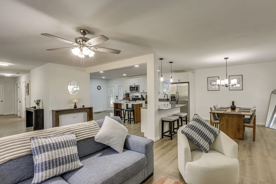 Living Room | Central A/C & Heat | Free WiFi