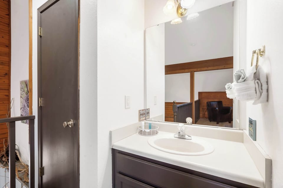 A single vanity & shower are available in the loft bedroom’s ensuite​