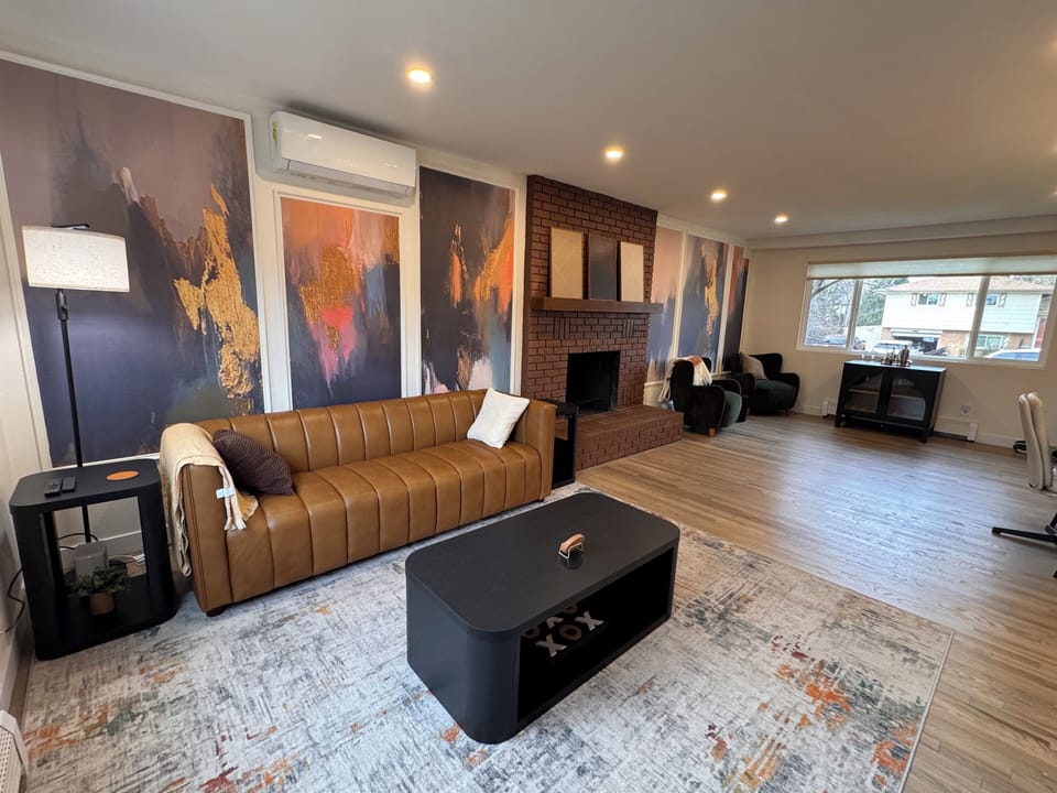 Living room, reading/cocktail nook, workspace

Decorative only fireplace 