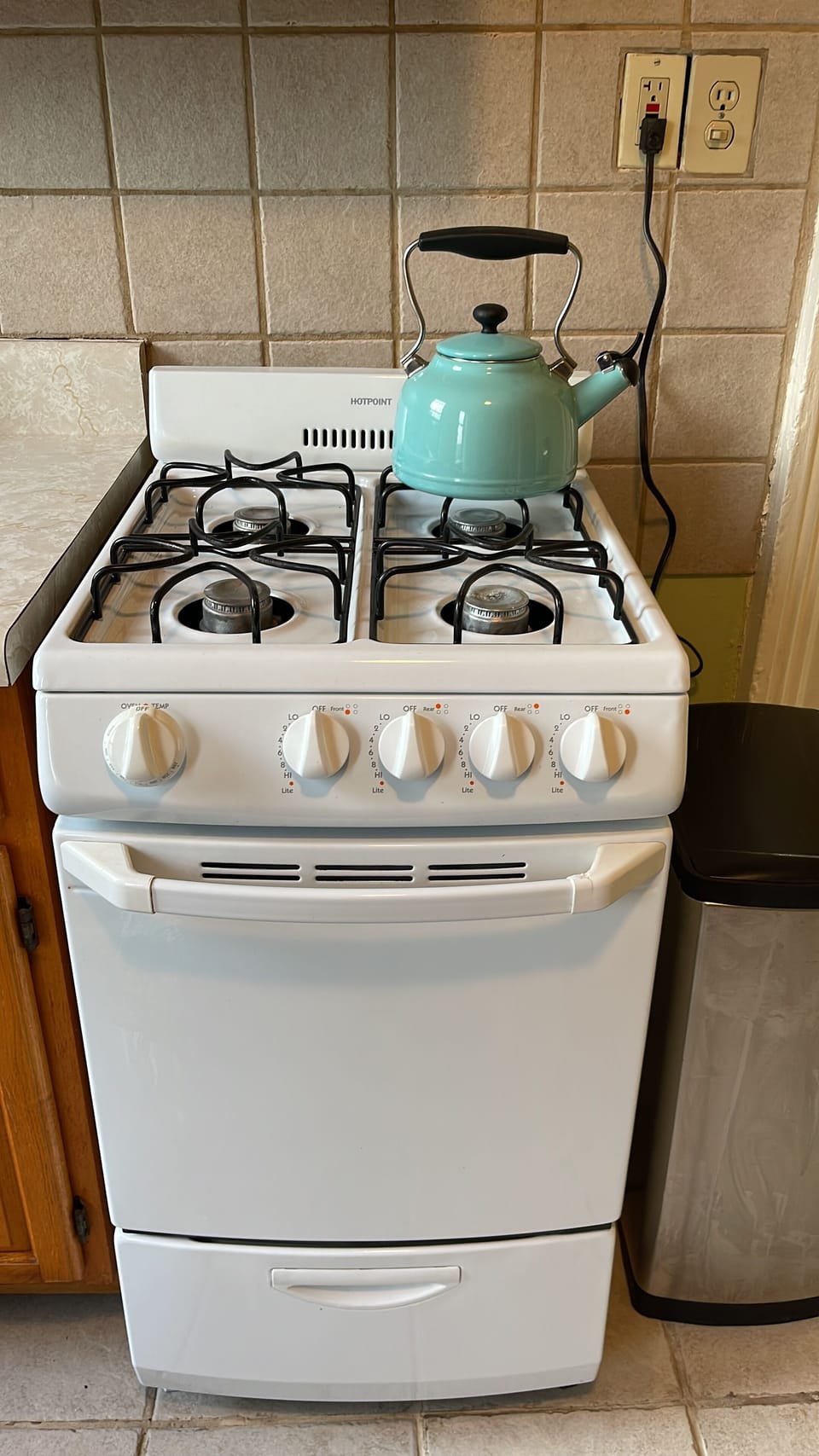 Stove with oven