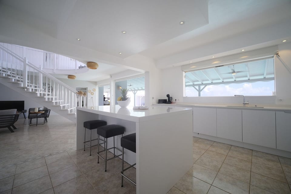 Fully equipped kitchen for 10 people in Sant-François
