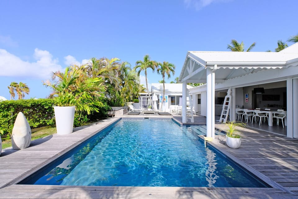 Your rental in Saint-François, the villa Pescale and its splendid view of the Caribbean Sea