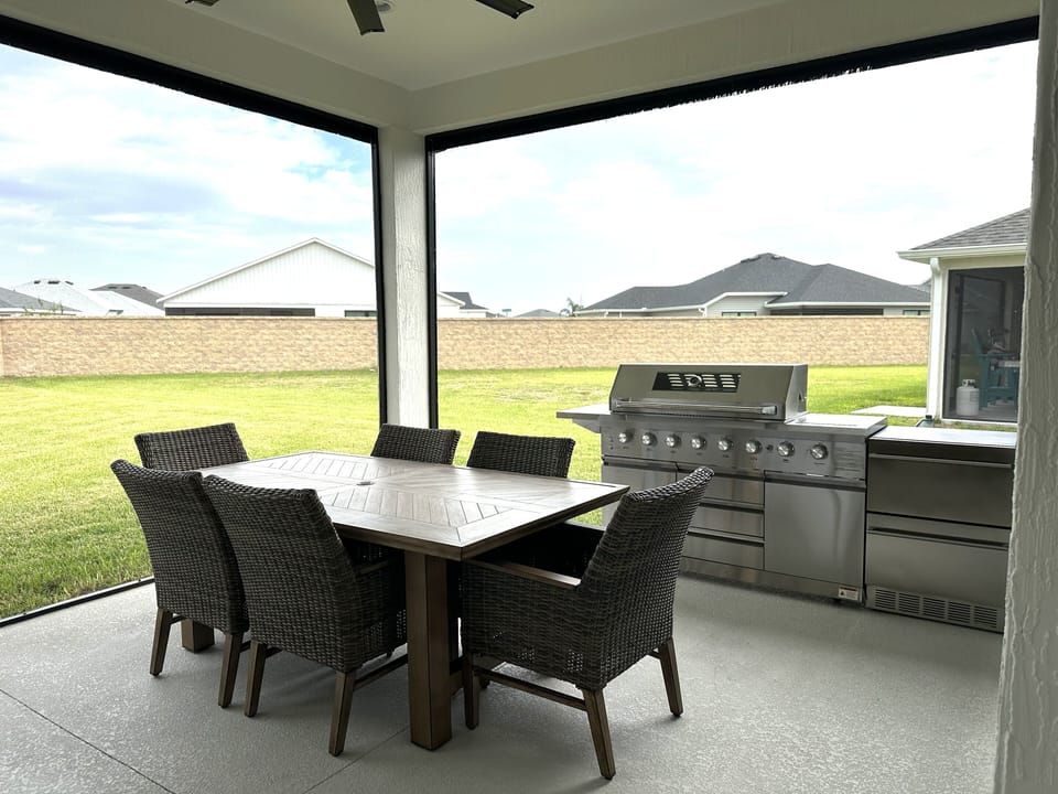 Outdoor dining