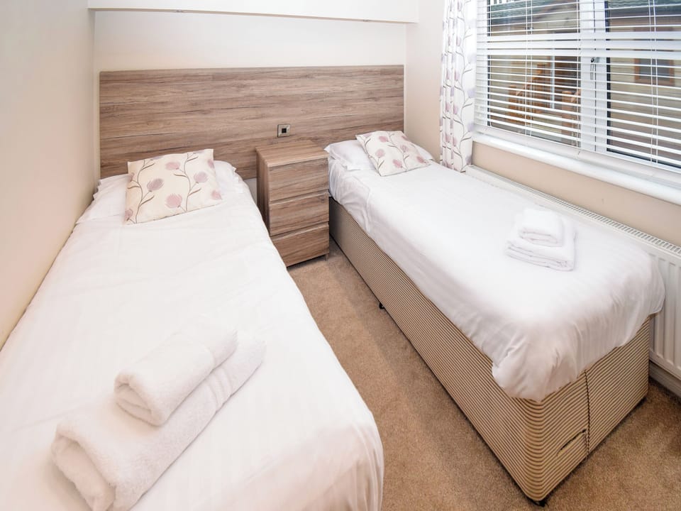 Twin bedroom | Bluebird Lodge 2, Water Yeat, Cumbria