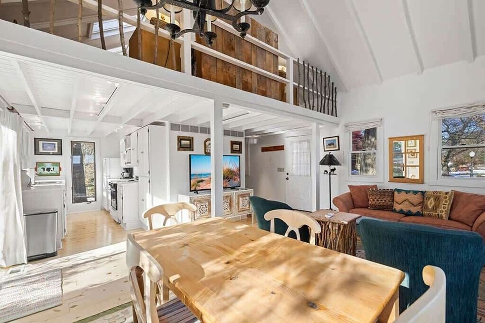 An open Cottage layout where cooking, dining, and lounging blend beautifully.