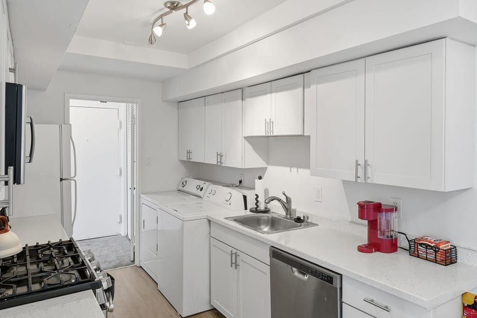 Indoors, Kitchen, Sink, Sink Faucet, Appliance