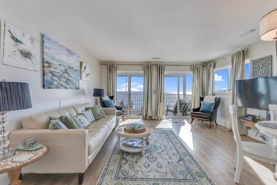 Shore Am Happy  Riggings P2--Main Living Area