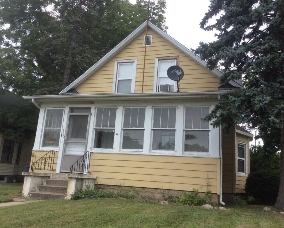 Streetview of Mellow Yellow Hideaway