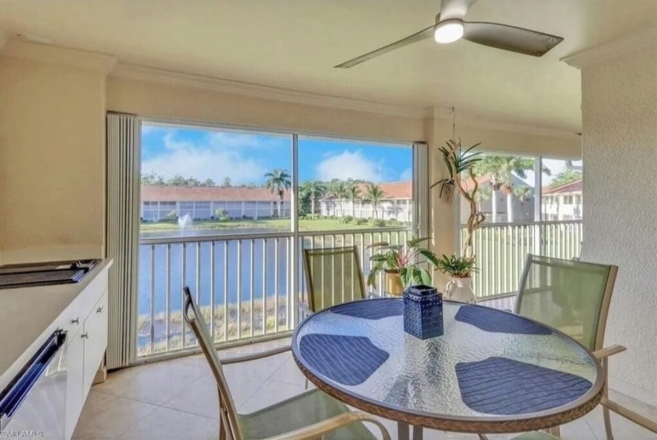 Lanai dining