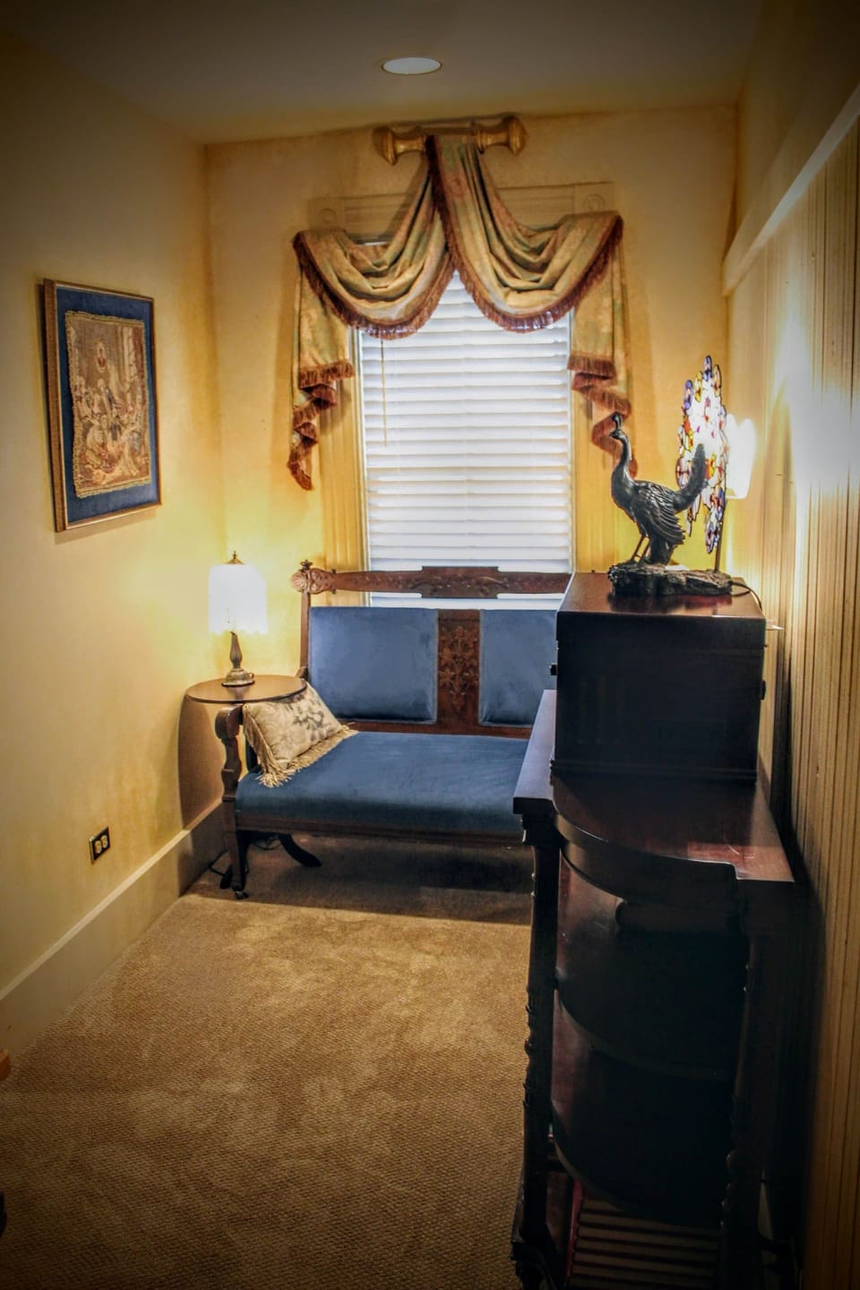 Common area for Angeline's, Peter Miller, and Tub Rooms. Private exit to courtyard.