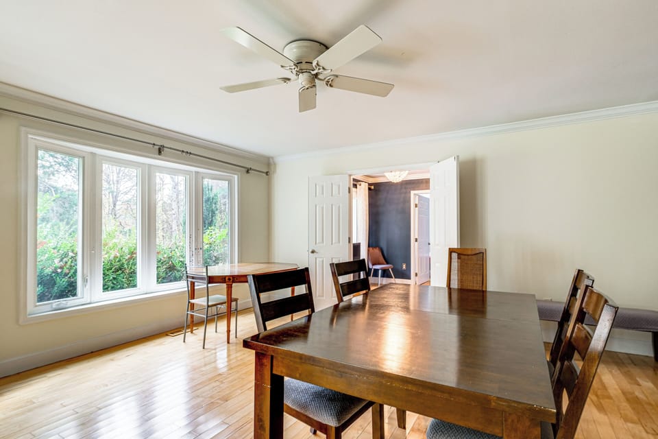 Dining Area | Dishware & Flatware