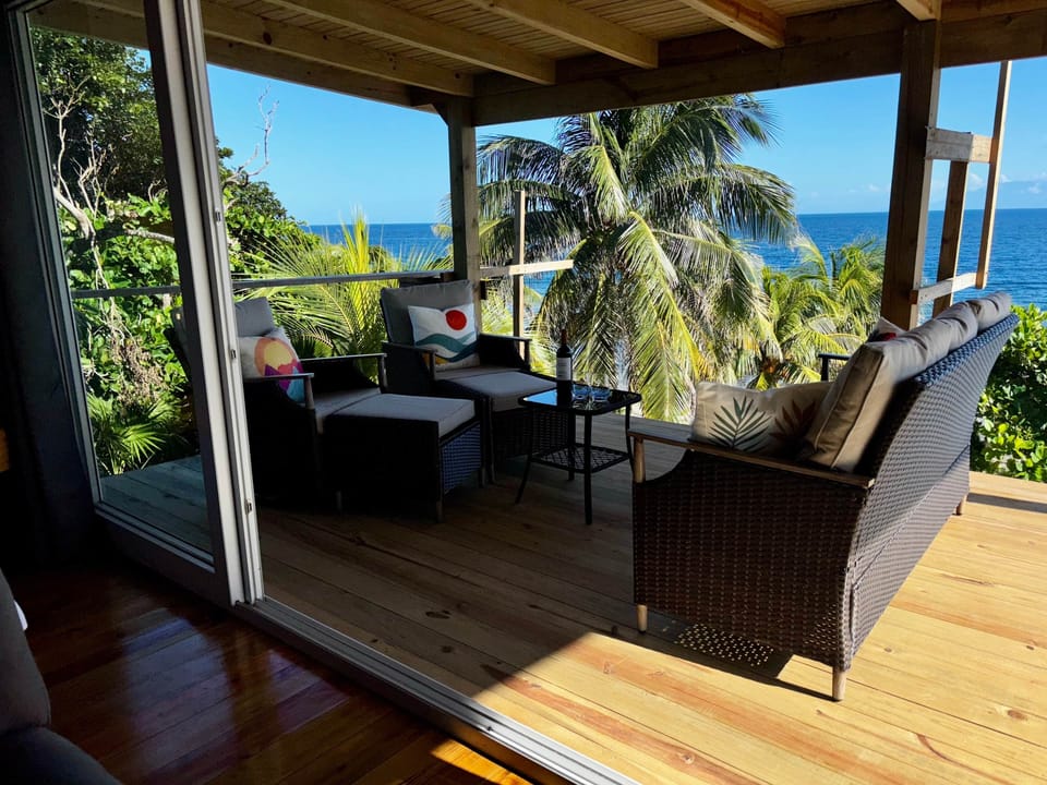 Quatro Vista-Unit A3 Living Room Deck