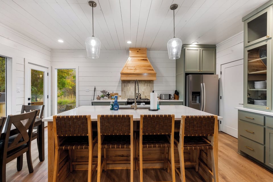 Extra seating in the kitchen bar